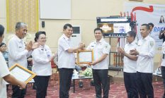 DPPKB Bolmong Borong 10 Penghargaan, Wabup Dony Lumenta Beri Apresiasi